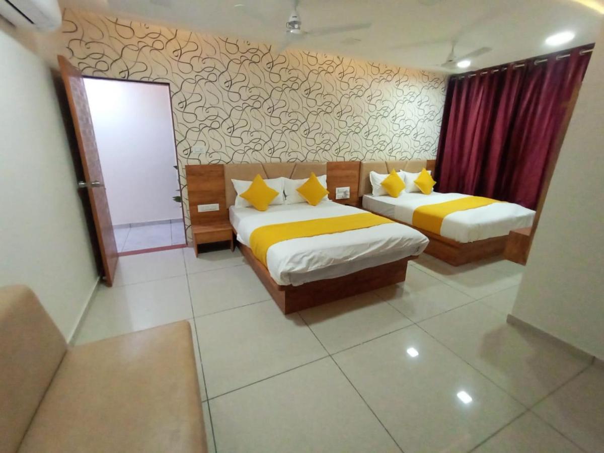 Hotel Dreamland Vadodara Exterior photo