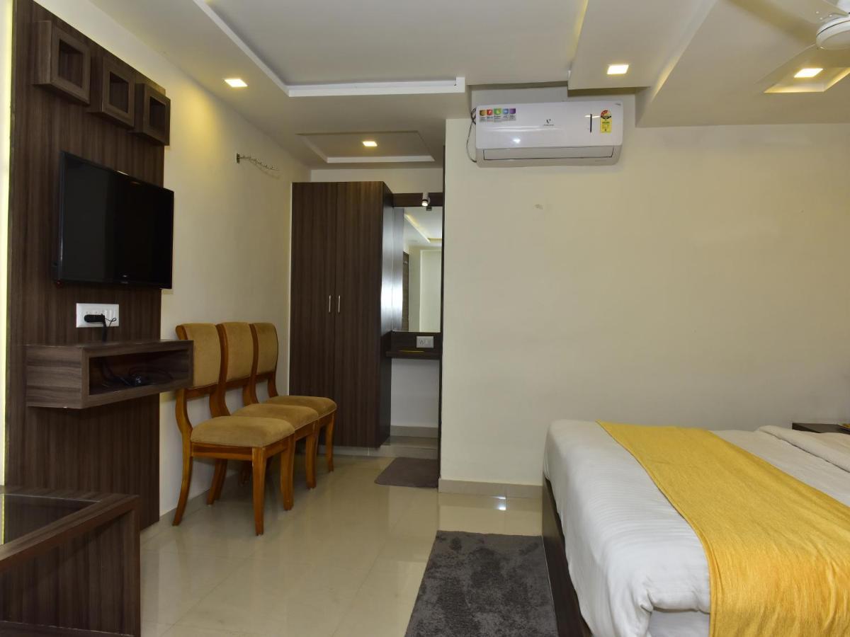 Hotel Dreamland Vadodara Exterior photo